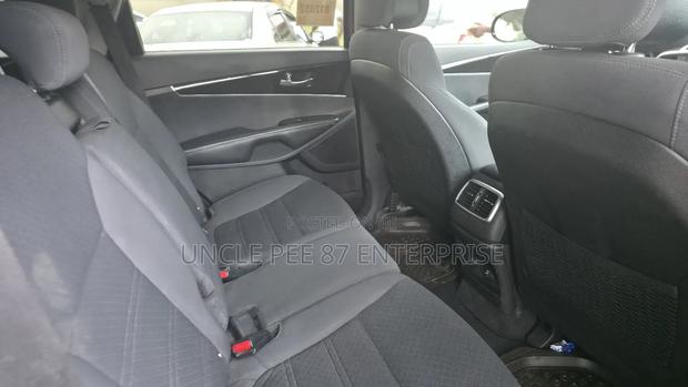 Kia Sorento 4dr SUV 2016 Black photo 6