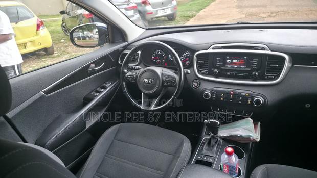 Kia Sorento 4dr SUV 2016 Black photo 9