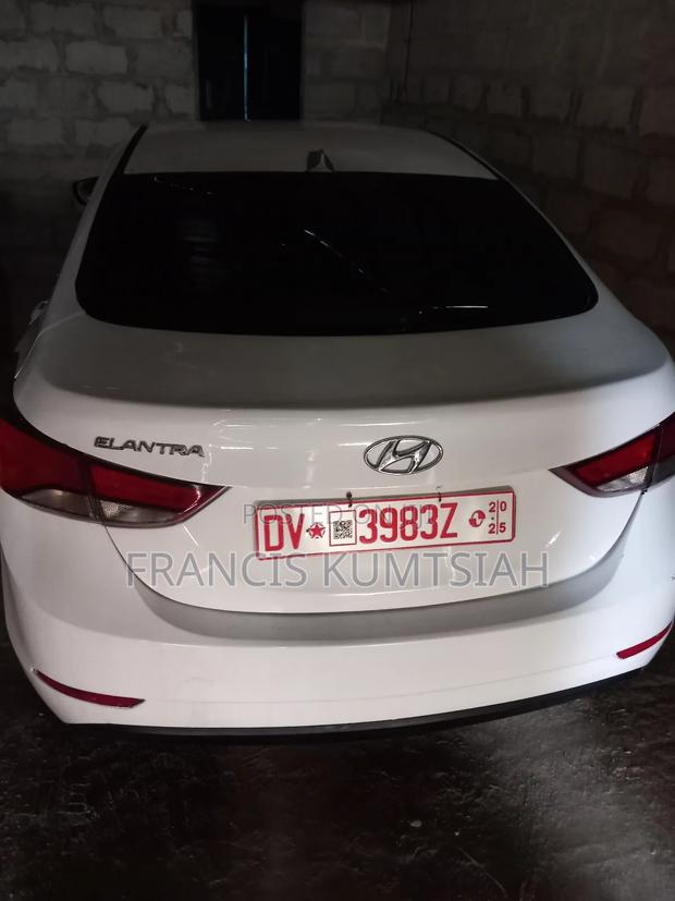 Hyundai Elantra Limited 4dr Sedan (1.8L 4cyl 6A) 2014 White photo 2