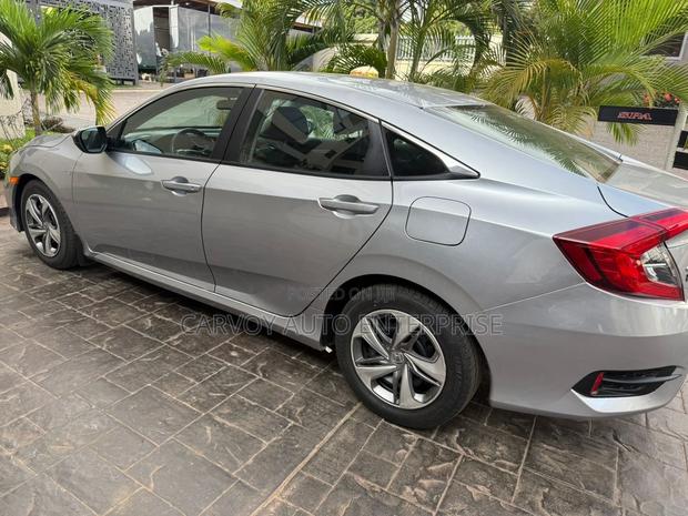 Honda Civic LX Sedan 2019 Silver