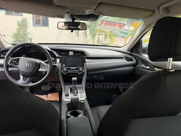 Honda Civic LX Sedan 2019 Silver