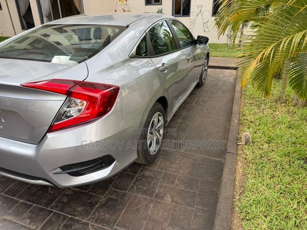 Honda Civic LX Sedan 2019 Silver