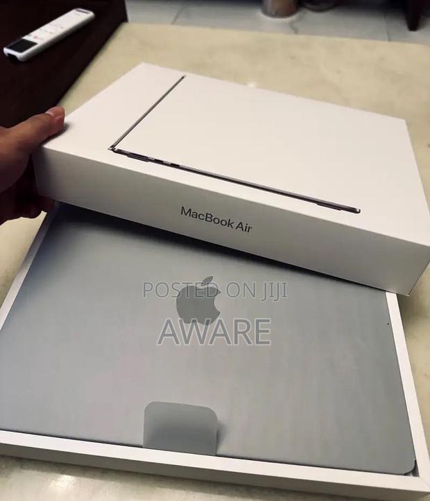 New Laptop Apple MacBook Air 2023 M2 8GB SSD 256GB photo 2