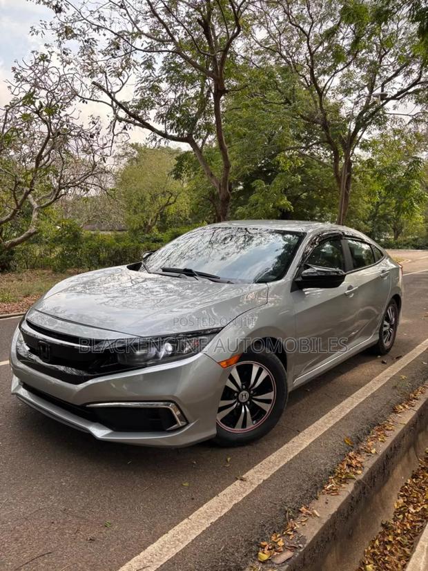 Honda Civic LX 2021 Silver