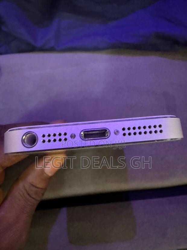 Apple iPhone 5s 16 GB White photo 5