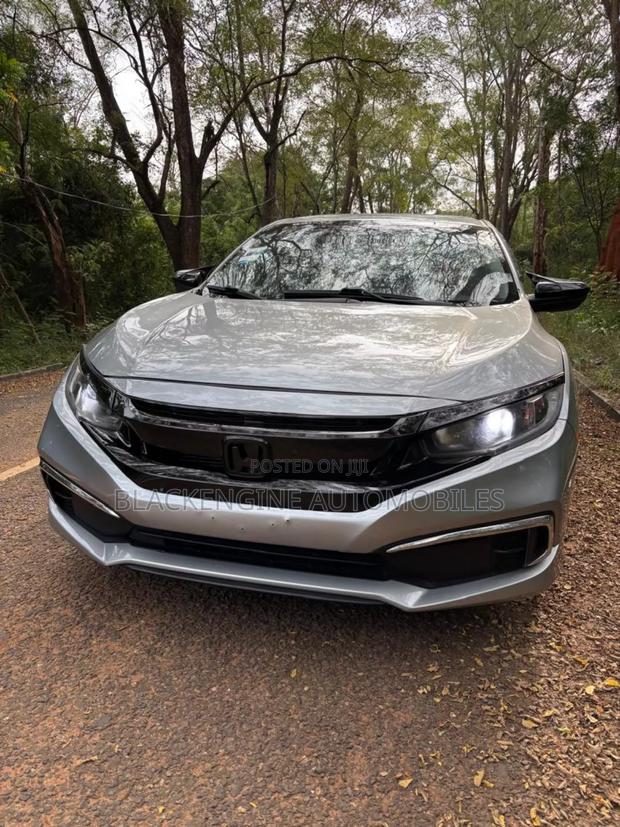 Honda Civic LX 2021 Silver