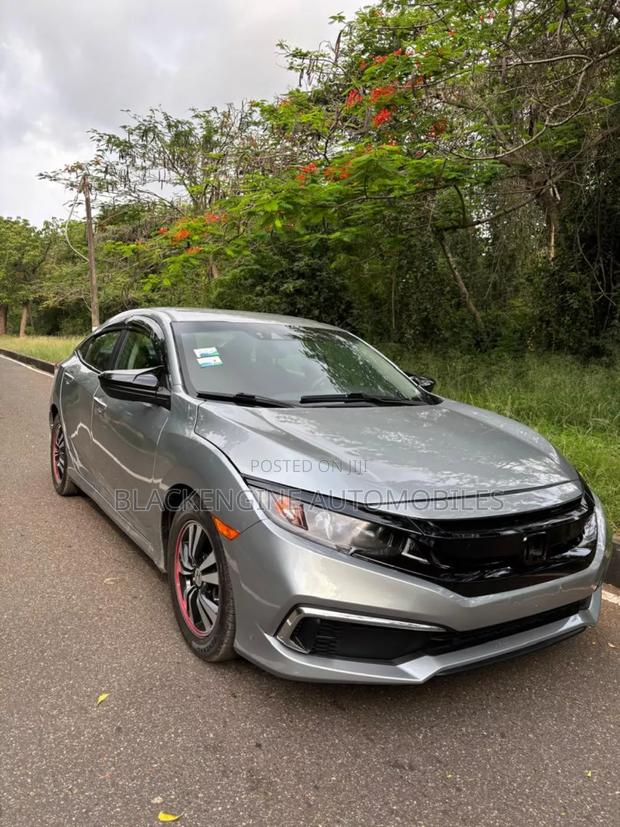 Honda Civic LX 2021 Silver