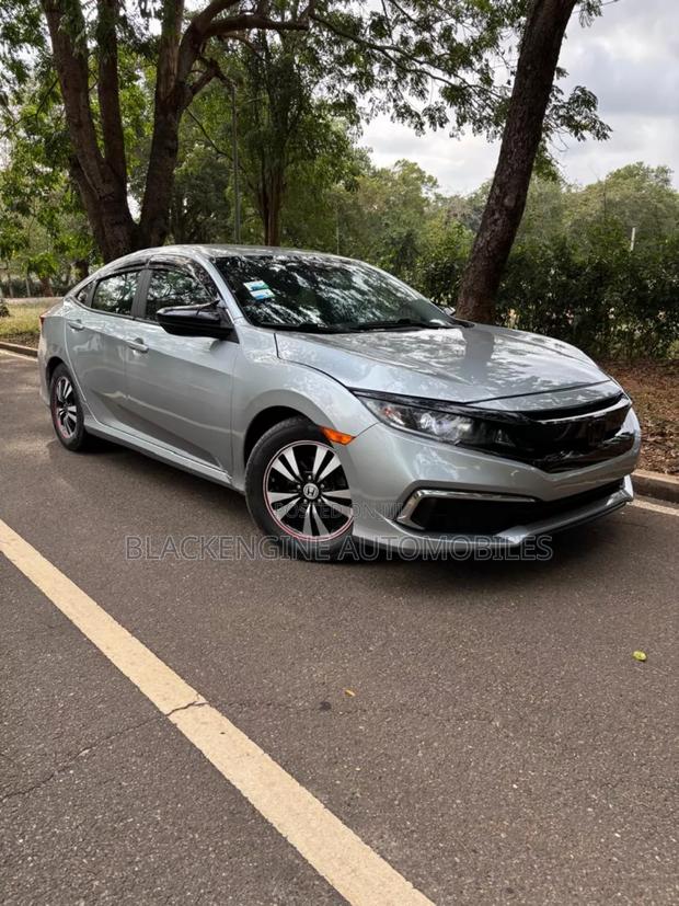 Honda Civic LX 2021 Silver