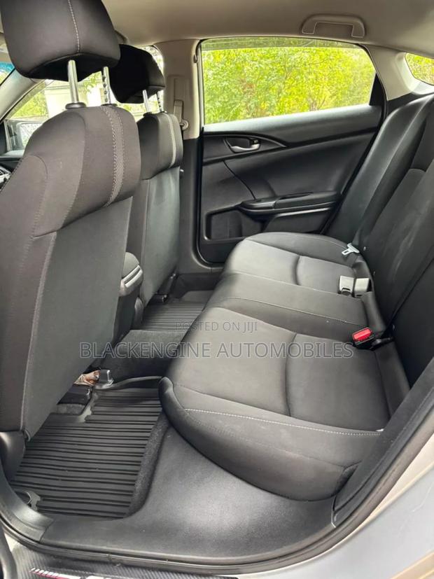 Honda Civic LX 2021 Silver