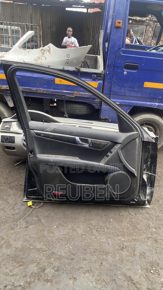 Mercedes Benz C250 2013-2014 C300 2010-2014 W204 Door photo 2
