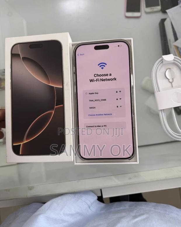 Apple iPhone 16 Pro Max 256 GB Gold photo 2
