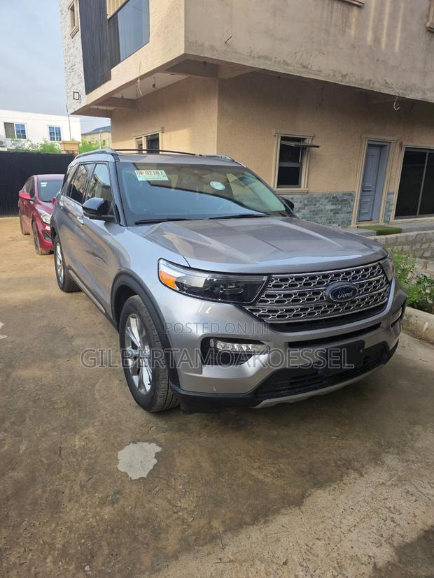 Ford Explorer Limited 2022 Gray