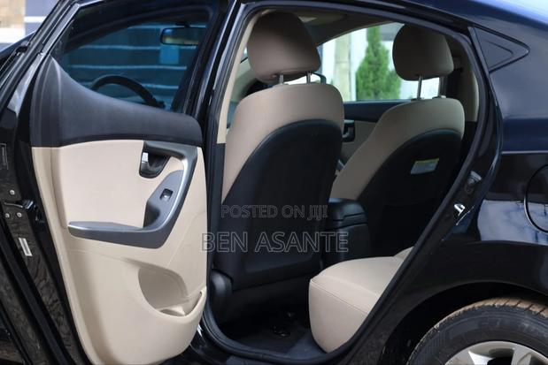 Hyundai Elantra SE Sedan FWD (1.8L 4cyl 6A) 2016 Black