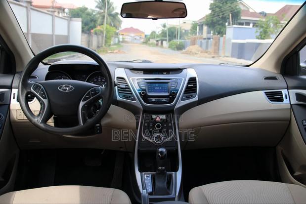 Hyundai Elantra SE Sedan FWD (1.8L 4cyl 6A) 2016 Black