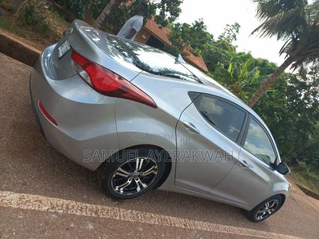 Hyundai Elantra 2015 Silver