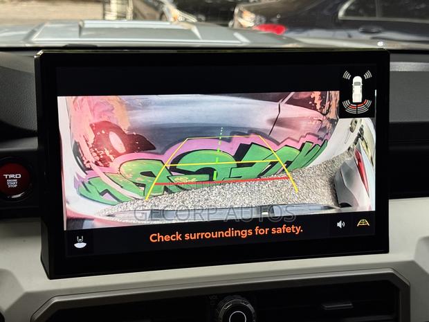 Toyota Tacoma 2024 Silver