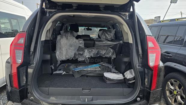 Mitsubishi Pajero 2023 Black photo 5