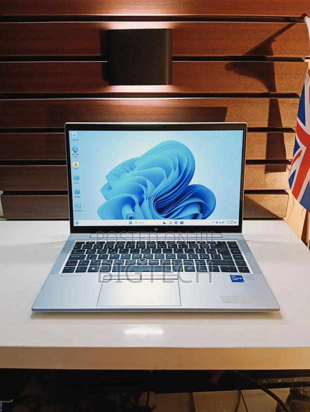 Laptop HP EliteBook 830 G8 16GB Intel Core I7 SSD 512GB