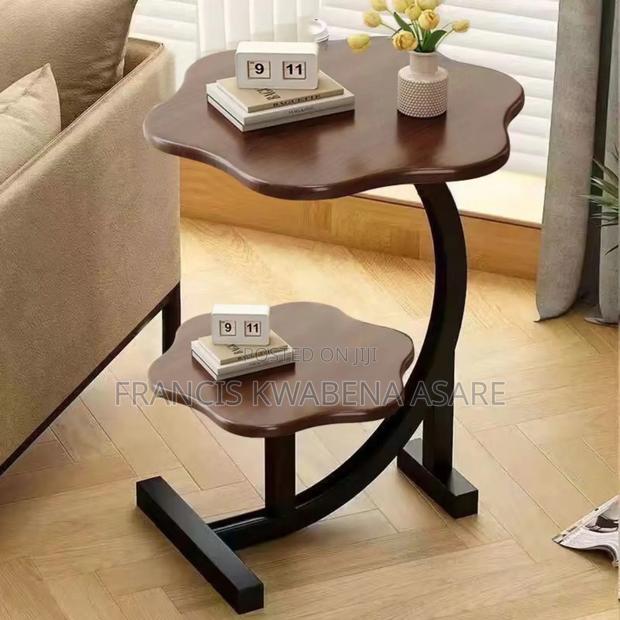 Living Room/Coffee/Dining Table photo 2