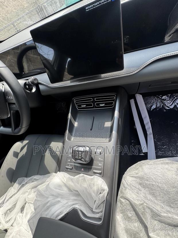 New BYD Song Pro DM-i 2025 Gray