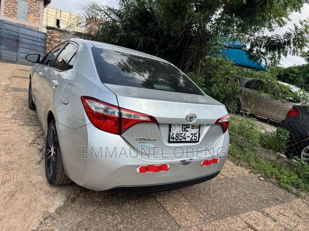 Toyota Corolla 2015 Silver photo 6