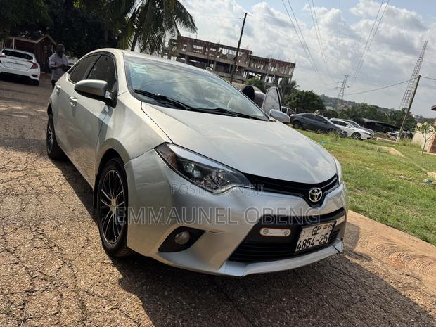 Toyota Corolla 2015 Silver