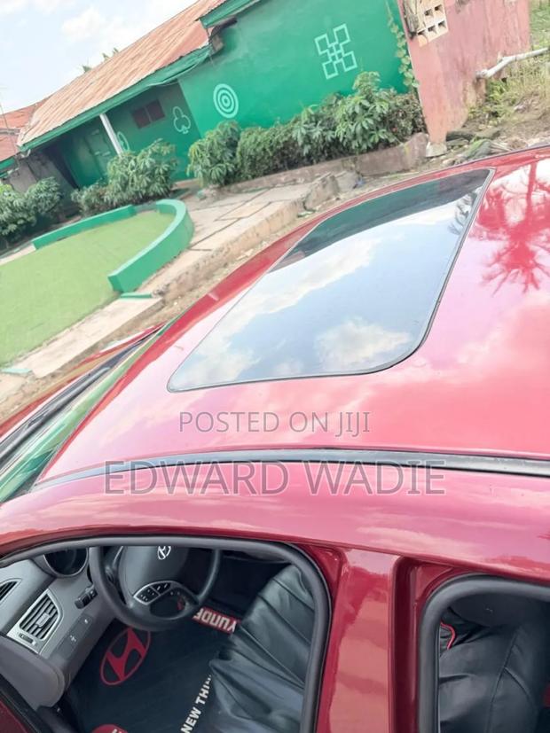 Hyundai Elantra 2010 Red photo 2