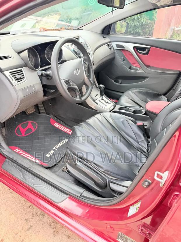 Hyundai Elantra 2010 Red photo 5