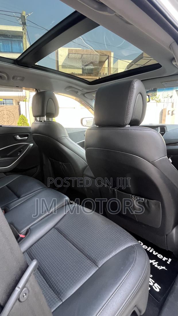 Hyundai Santa Fe 2015 White photo 5