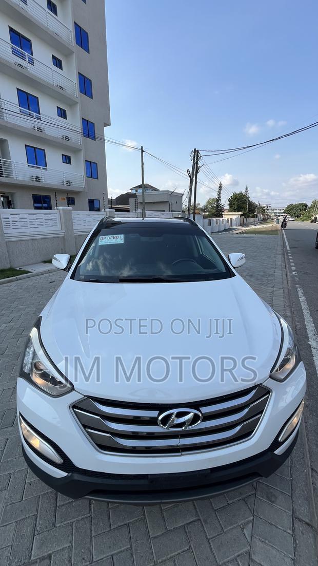 Hyundai Santa Fe 2015 White photo 2