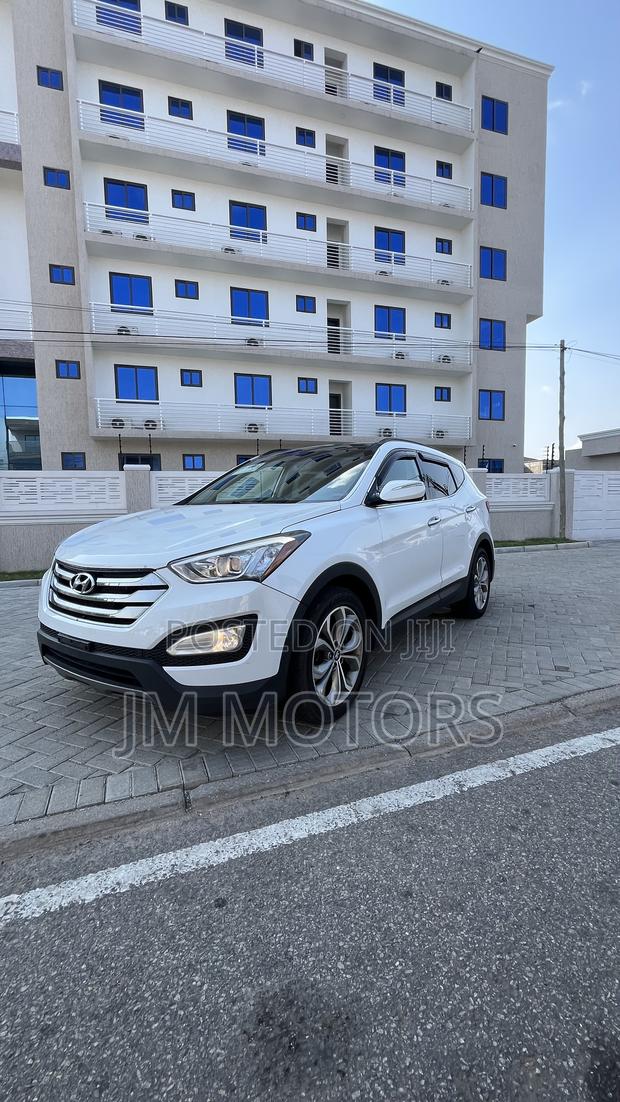 Hyundai Santa Fe 2015 White photo 3