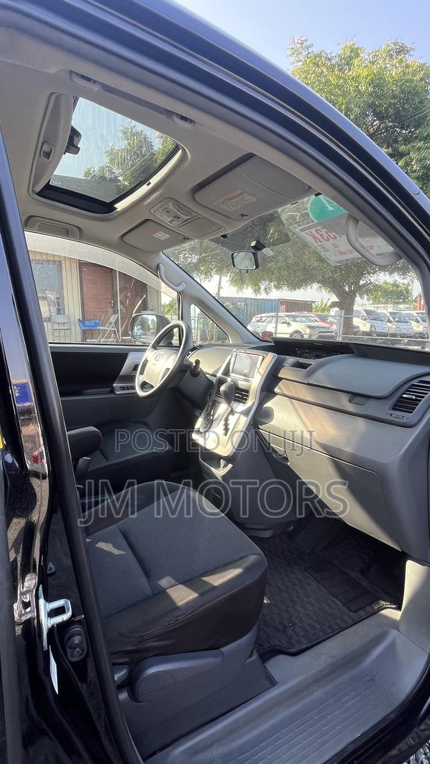 Toyota Voxy 2010 Black photo 3