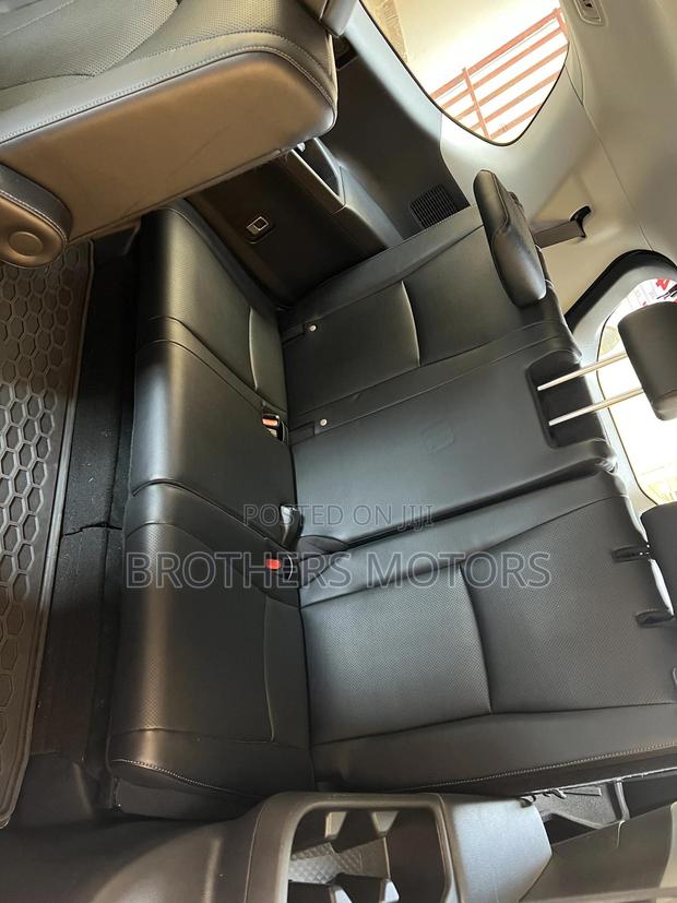 Toyota Highlander Limited AWD 2024 Silver