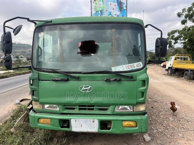 Hyundai Gold 4.5ton 2010 Green