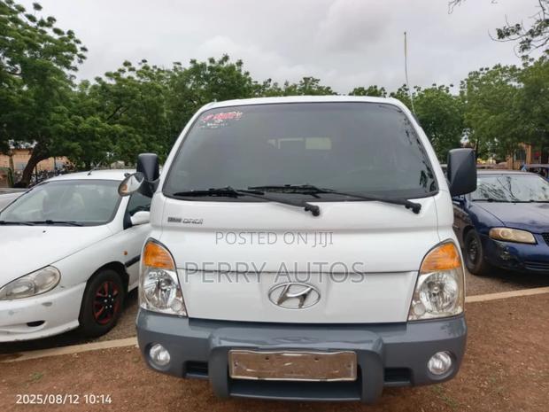 2015 Hyundai Porter Ii Gold photo 2