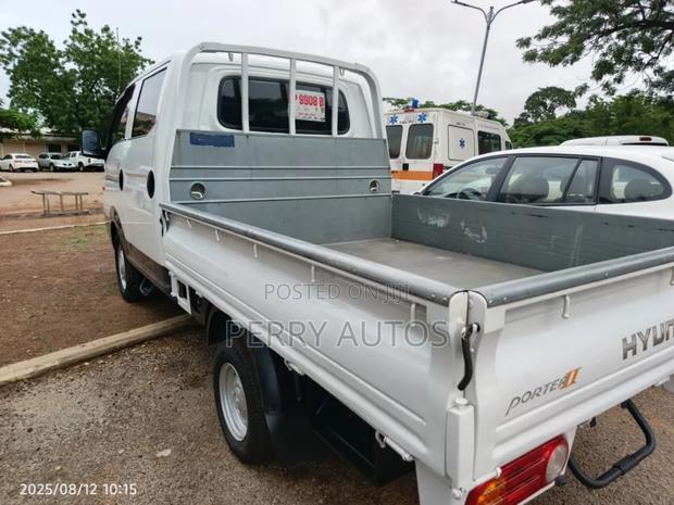 2015 Hyundai Porter Ii Gold photo 4