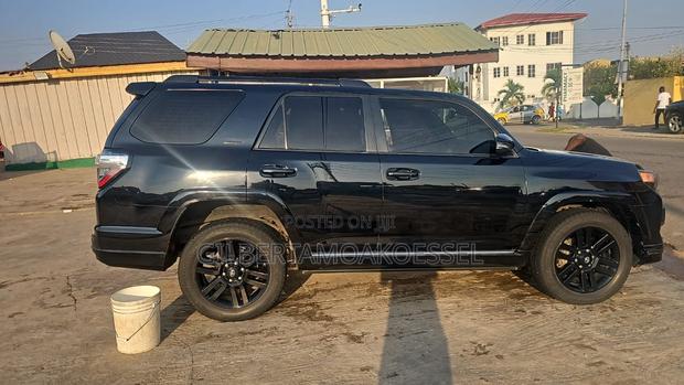 Toyota 4-Runner Limited 2021 Black