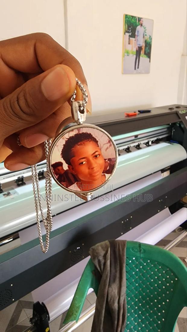 iPhone Cases and Chains Customization photo 4