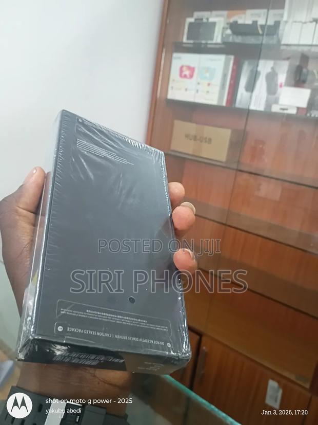 New Samsung Galaxy S24 Ultra 512 GB Black photo 3