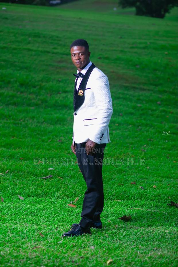 Professional Outdoor Photoshoot – Portraits, Lifestyle Branding photo 10