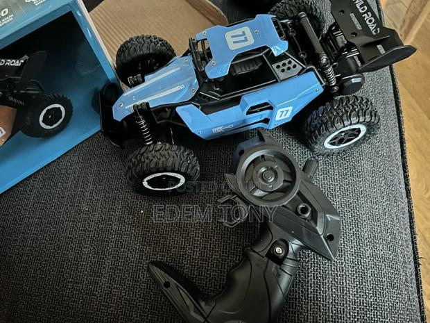 New - Ifollower Remote Control Drift Monster Truck / Car All Terrains photo 4