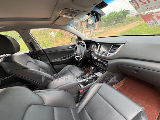 Hyundai Tucson 2018 White photo 6