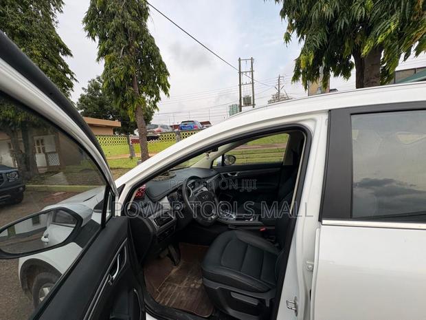 Geely Emgrand EC7 2017 White photo 3