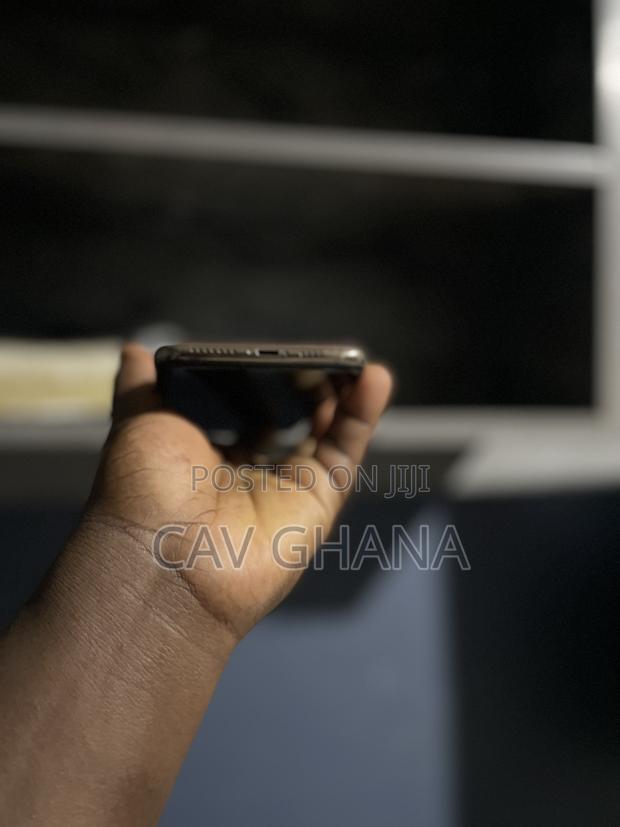 Apple iPhone XS Max 256 GB Gold photo 5
