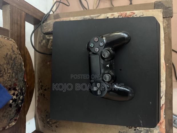 Ps4 Slim Uk Used · Photo 2