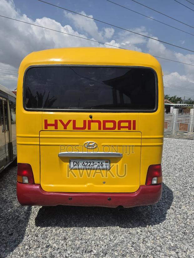 Hyundai County 2007 Yellow