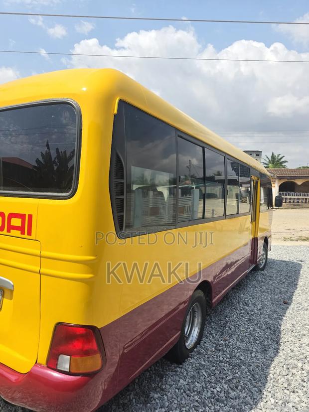 Hyundai County 2007 Yellow