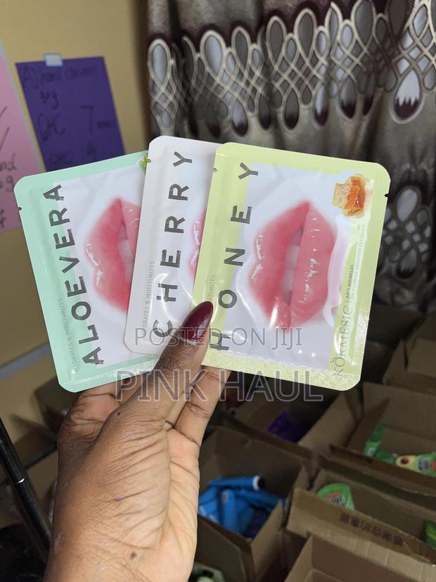 Hydrating Lip Masks photo 2