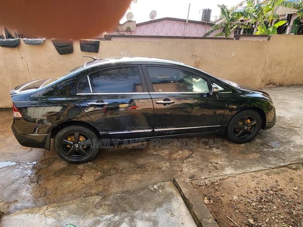 Honda Civic 2010 Black photo 3