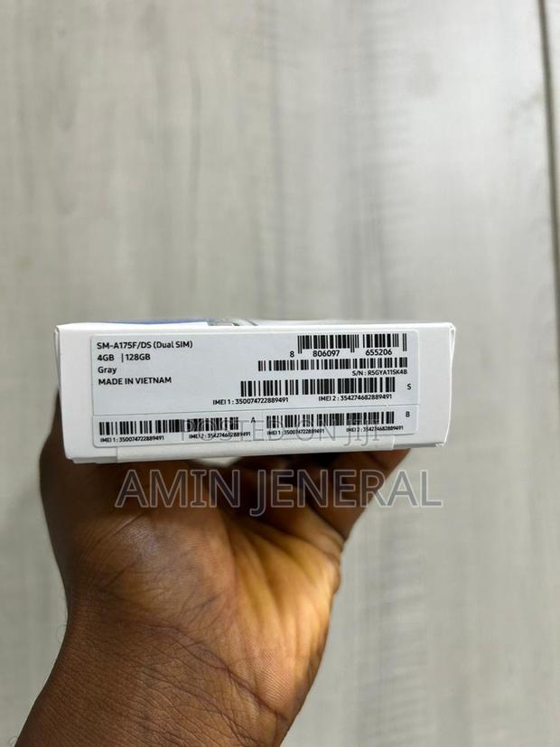 New Samsung Galaxy A17 128 GB photo 2